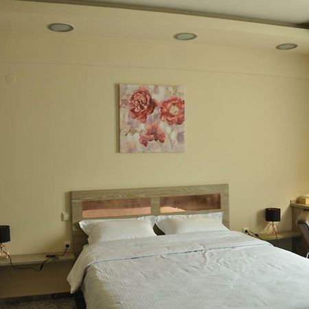 Agias Sofias Street Luxurious Studio Thessaloniki Exterior foto